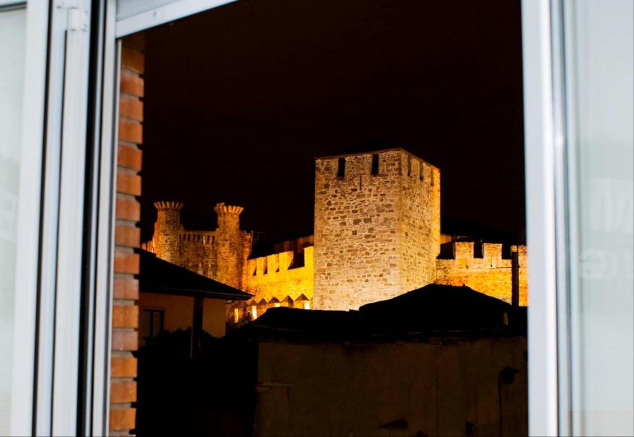 Xoxo - Castillo Ponferrada Bagian luar foto