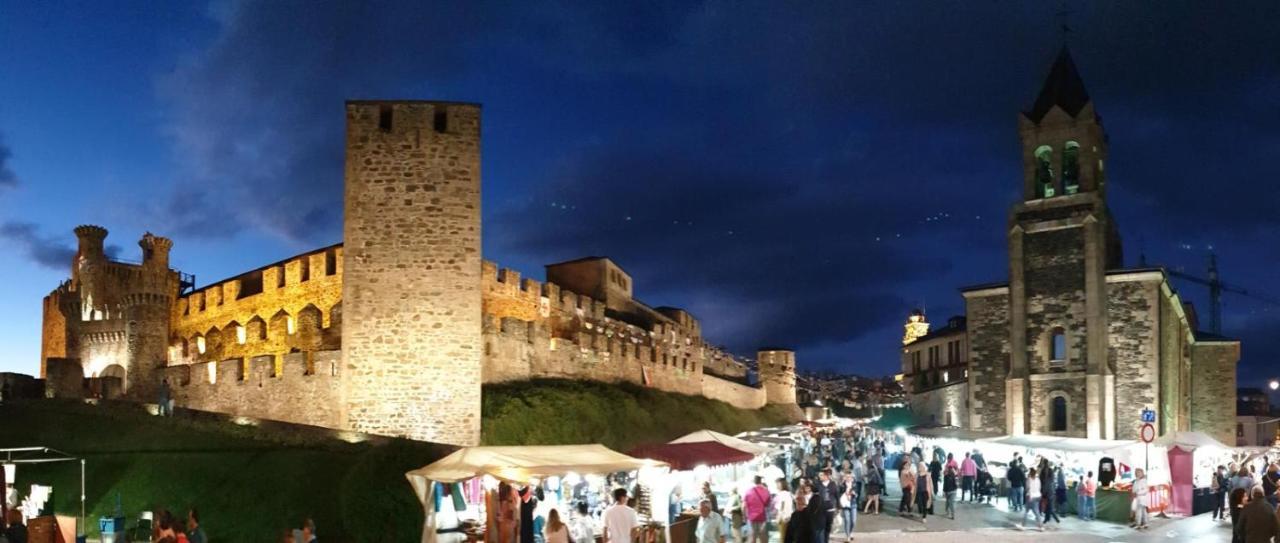 Xoxo - Castillo Ponferrada Bagian luar foto