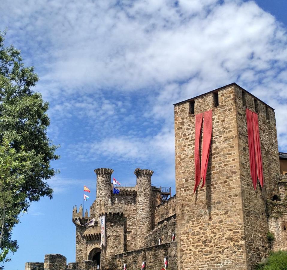 Xoxo - Castillo Ponferrada Bagian luar foto